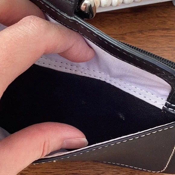 Coach vintage y2k black with silver hardware soho wristlet with lavender inside - Picture 9 of 16